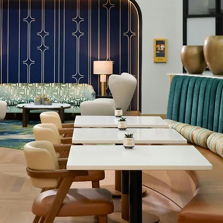 Renaissance Southpark 4*