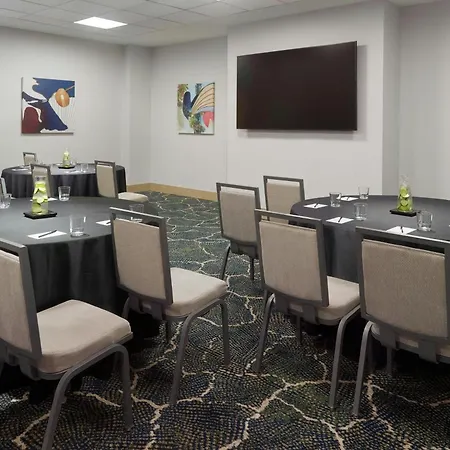 Renaissance Southpark 4*