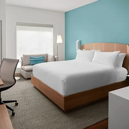 Element By Marriott Uptown Hotel 4*