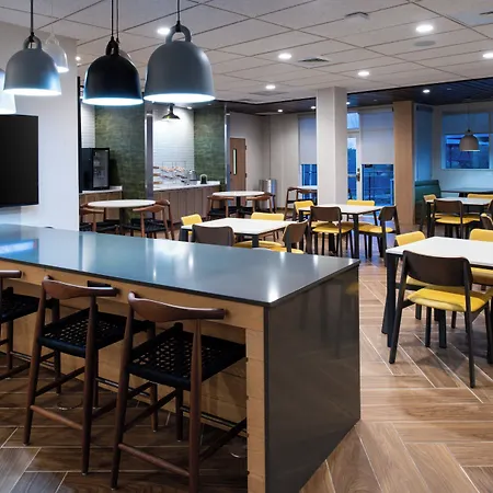 Fairfield & By Marriott Research Park Hotel 3*