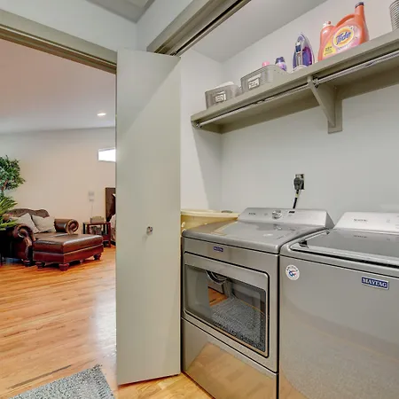 Modern With Yard 3 Mi To Uptown Charlotte! Charlotte
