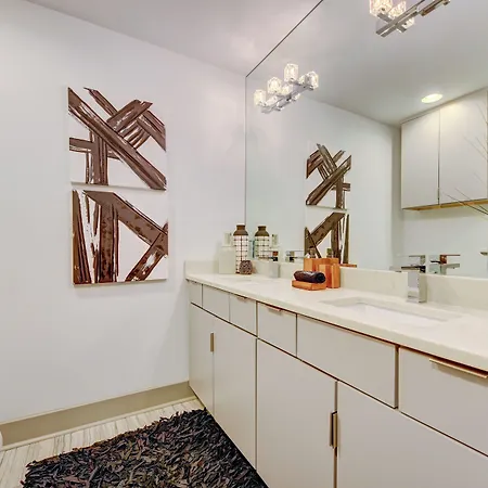 Modern With Yard 3 Mi To Uptown Charlotte! Charlotte