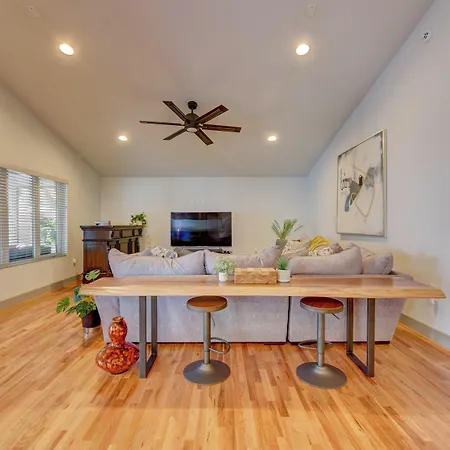 Modern With Yard 3 Mi To Uptown Charlotte!