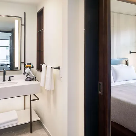 Canopy By Hilton Southpark 4*