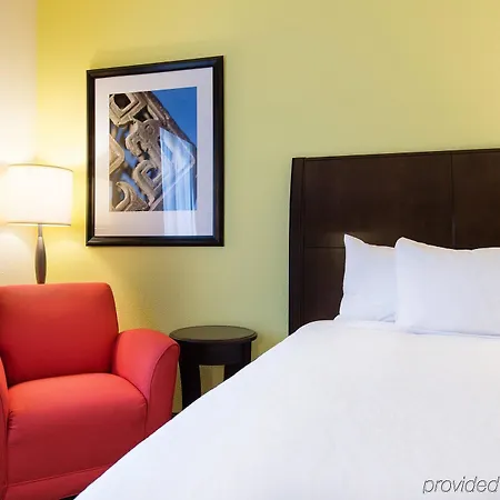 Hotel Hilton Garden Airport