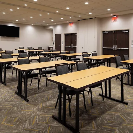 Hotel By Marriott Northlake 3*