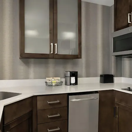 By Marriott Northlake 3* Charlotte