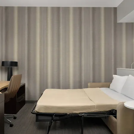 By Marriott Northlake