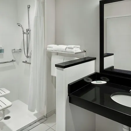 Fairfield & By Marriott Airport 3*
