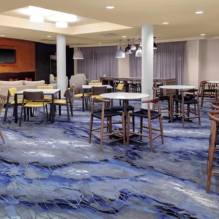 Hotel Fairfield & By Marriott Matthews 3*