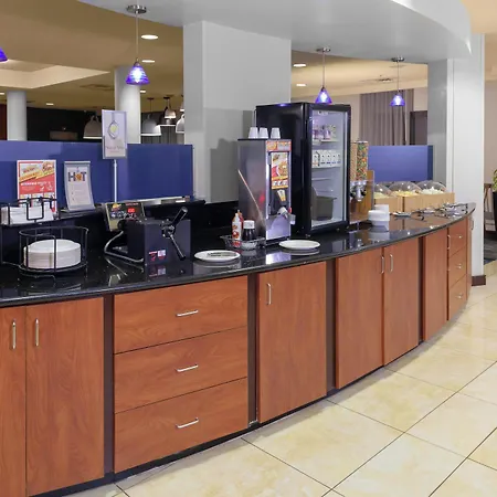 Fairfield & By Marriott Matthews 3* Charlotte