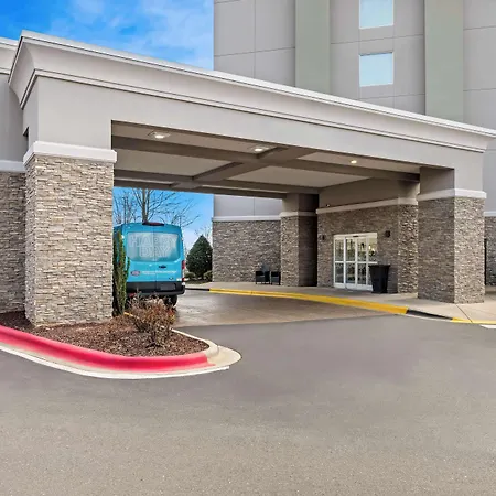 Hampton & Charlotte-airport Hotel 3*