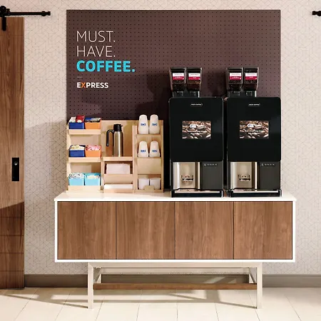 Express Arrowood By Ihg Hotel 2*