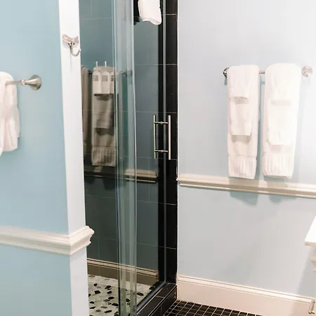 The Morehead Bed & Breakfast 3*