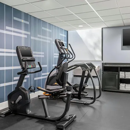 Express By Marriott South End 3*