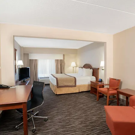 Hotel Wingate By Wyndham Airport 3*