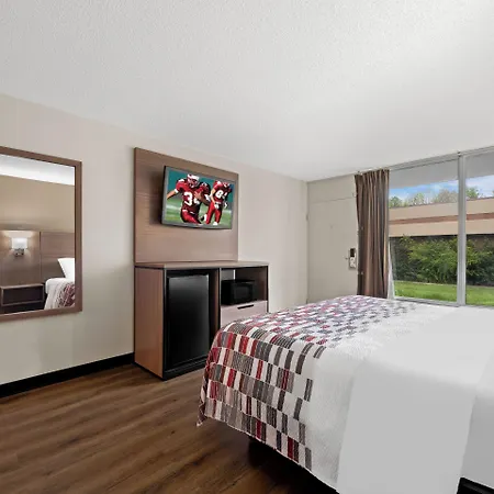 Motel Red Roof - Airport 2*