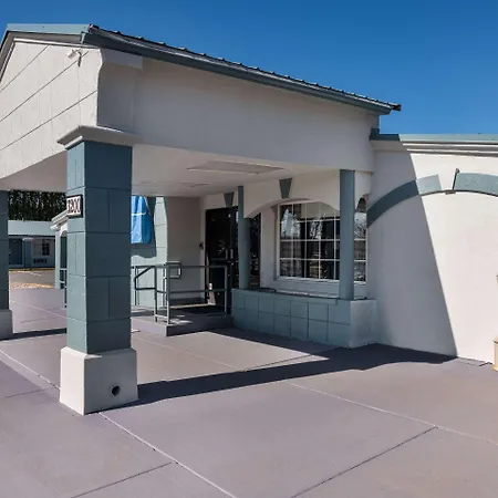 Rodeway Airport Area Inn