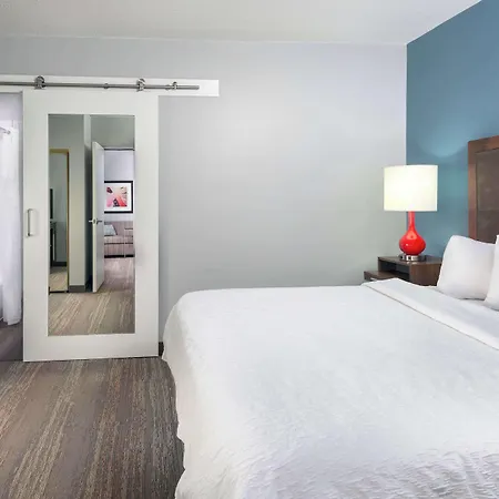Hotel Hampton Uptown