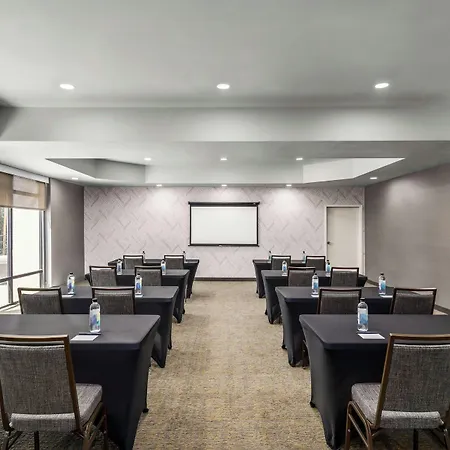 Hotel Springhill Research Park