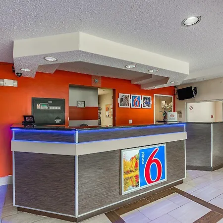 Hotel 6-charlotte, Nc -