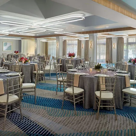 Renaissance Southpark Hotel
