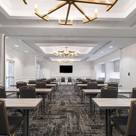 Hotel Hampton & South Park At Phillips Place Charlotte