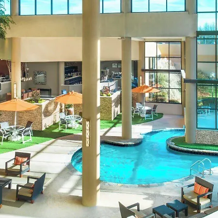 Sheraton Airport Hotel 4*