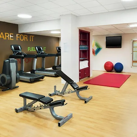 Sheraton Airport Hotel 4*