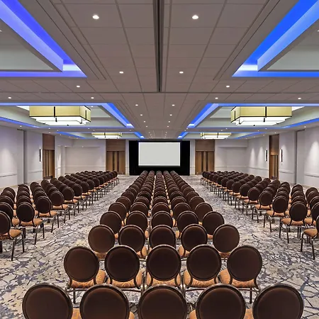 Sheraton Airport Hotel 4*