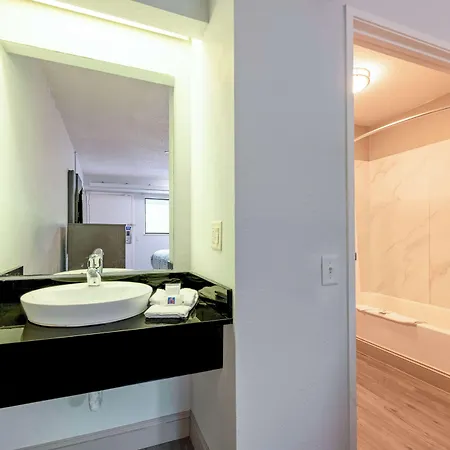 6-charlotte, Nc - Coliseum Hotel 3*
