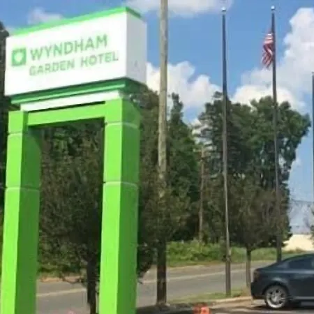Wyndham Garden Airport Southeast Hotel