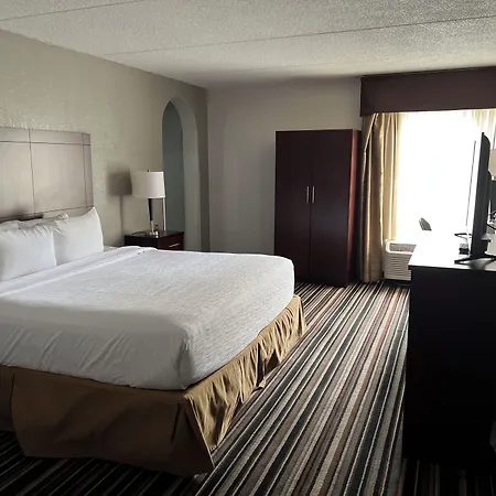 Hotel Wyndham Garden Airport Southeast 3*