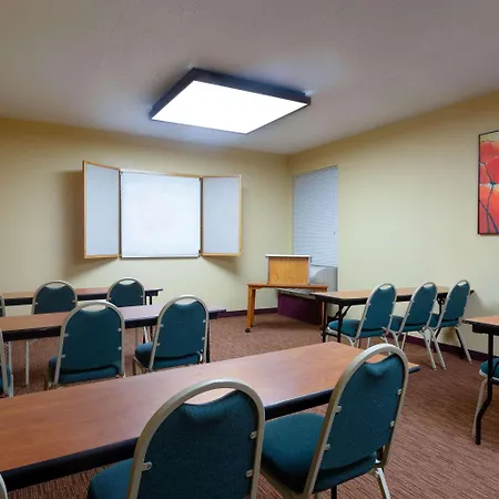 Hotel Spark By Hilton Airport North Charlotte
