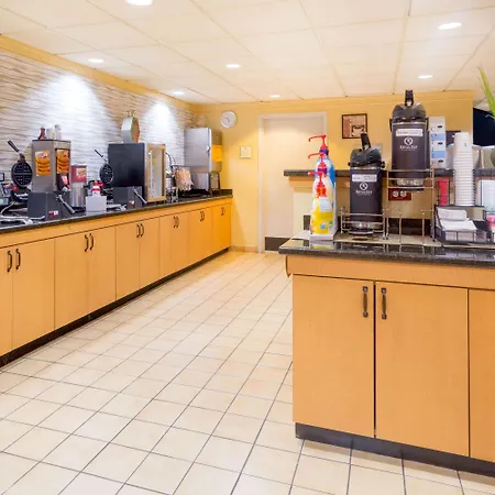 Spark By Hilton Airport North 3*