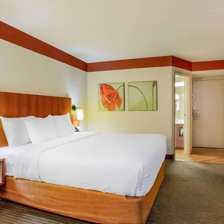 Spark By Hilton Airport North 3*