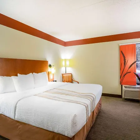 Hotel Spark By Hilton Airport North 3*