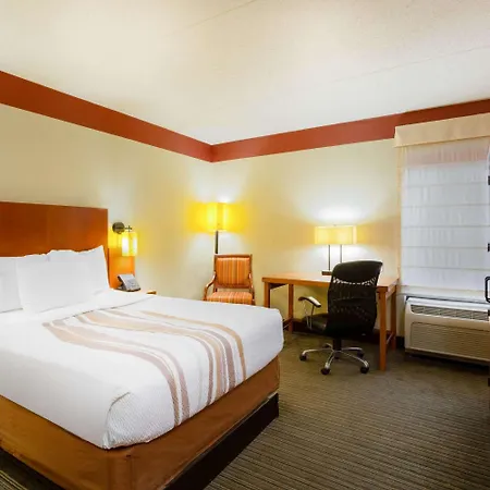 Hotel Spark By Hilton Airport North 3*
