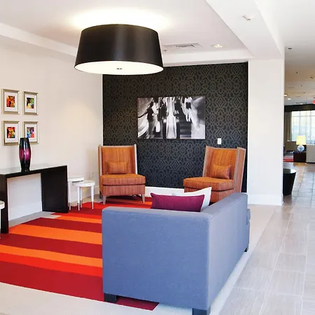 - Airport Conf Ctr By Ihg 3*