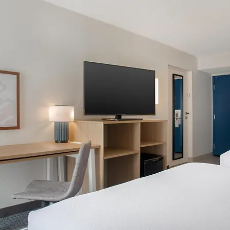 Spark By Hilton Airport North Hotel 3*