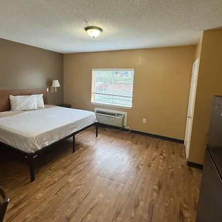 Suburban Near Of North Carolina-charlotte Hotel Charlotte