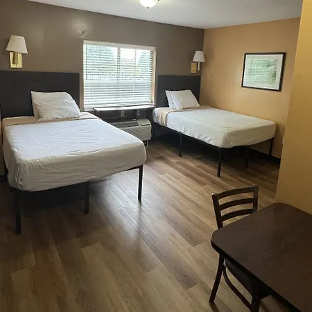 Suburban Near Of North Carolina-charlotte Hotel 4*