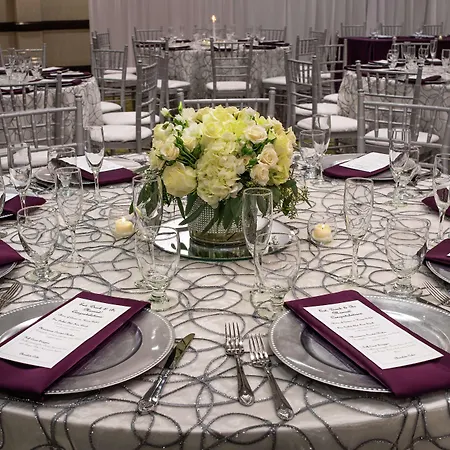 Doubletree By Hilton Charlotte/southpark Hotel