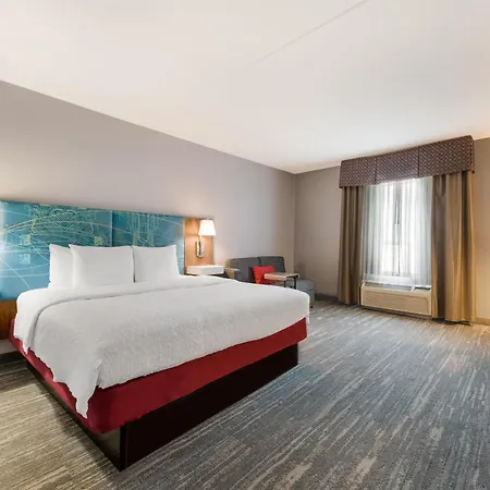 Hotel Hampton & Charlotte-airport 3*