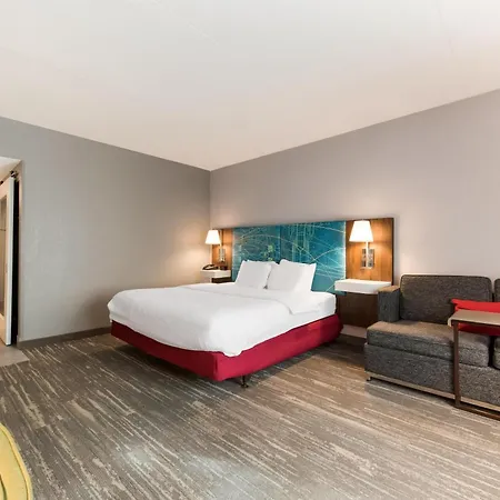 Hampton & Charlotte-airport 3*