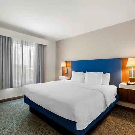 Hotel Hampton & Charlotte-airport