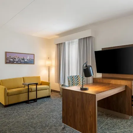 Hotel Hampton & Charlotte-airport 3*
