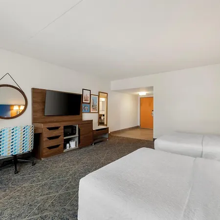 Hampton & Charlotte-airport Hotel