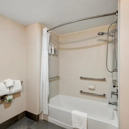 Hampton & Charlotte-airport Hotel Charlotte