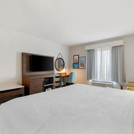 Hampton & Charlotte-airport Hotel